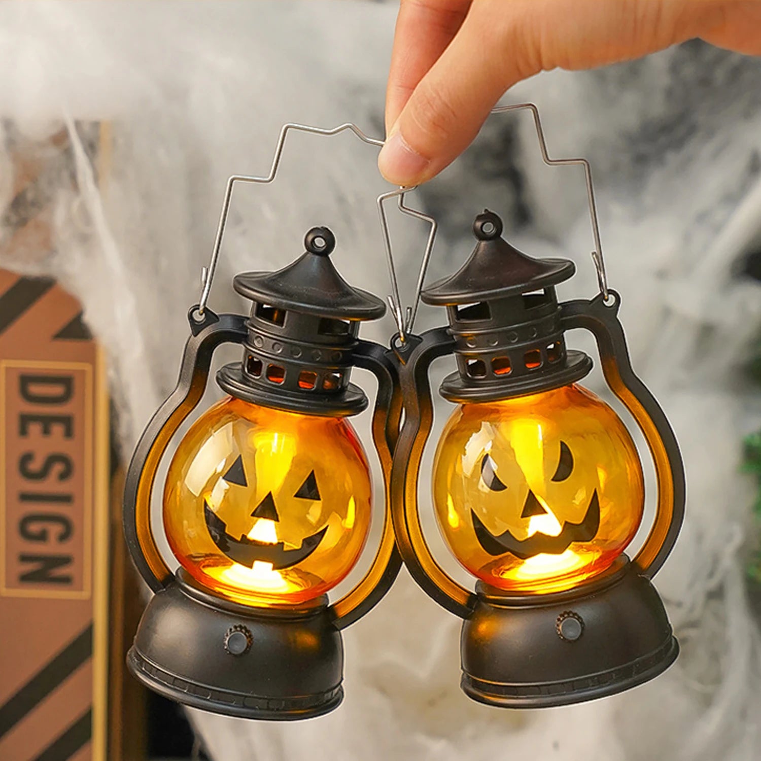 Halloween Oil Lamp,LED Electronic Wax Candle Light,Handheld Lantern,Party Atmosphere Props,Luminous Ornaments