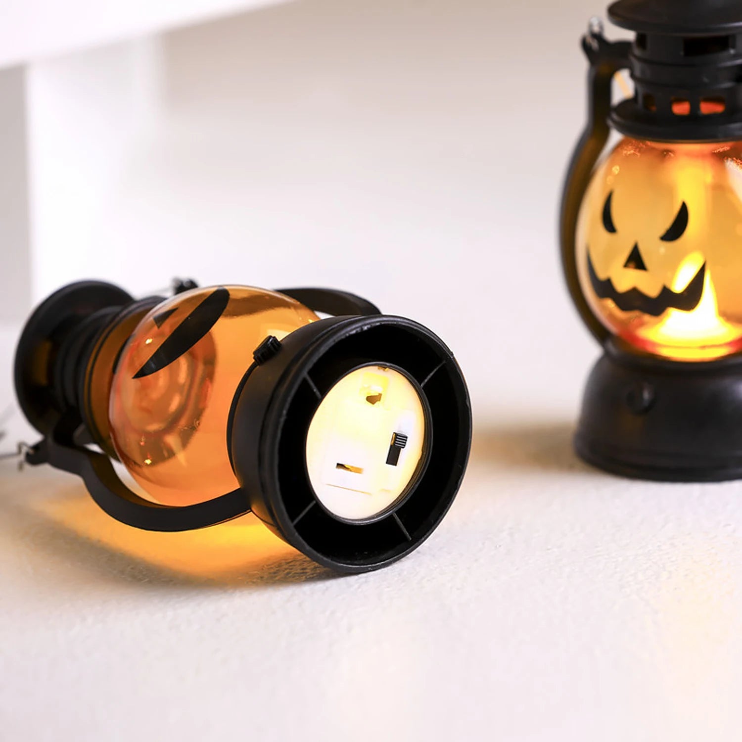 Halloween Oil Lamp,LED Electronic Wax Candle Light,Handheld Lantern,Party Atmosphere Props,Luminous Ornaments